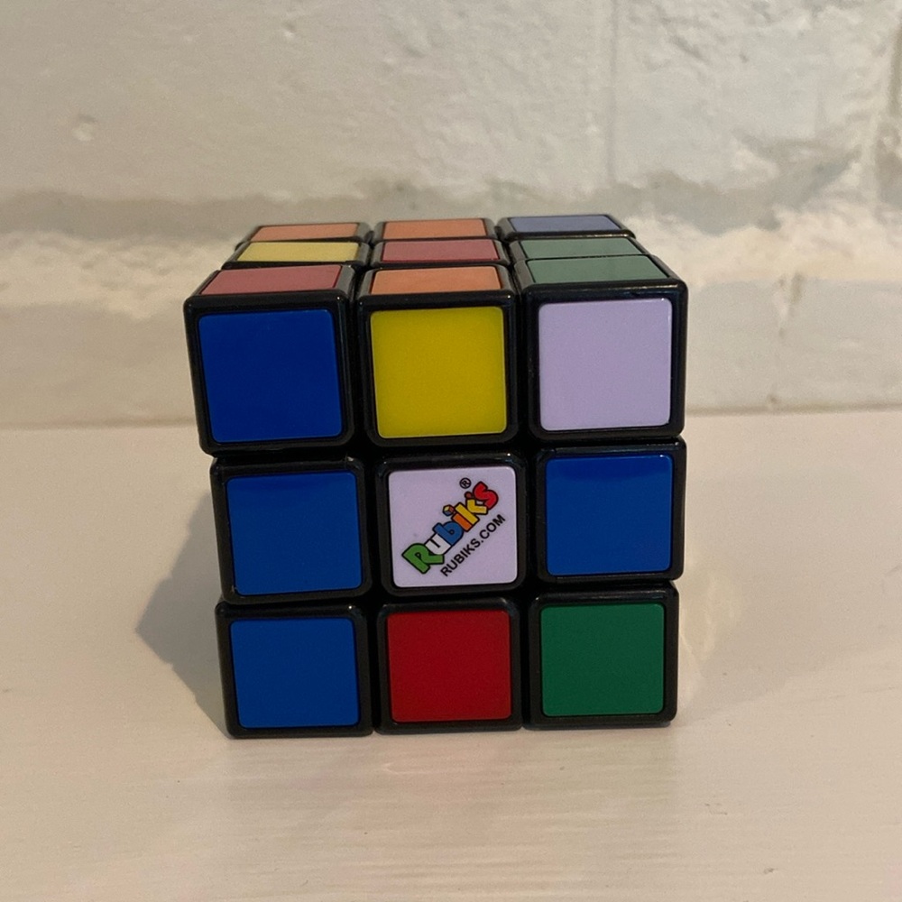Classic rubik’s cube - Picture 1 of 2